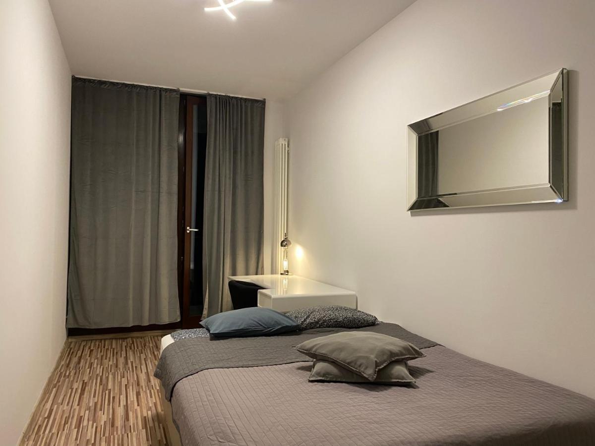 Two Rooms Apartment Triton Park Warsaw Exterior photo